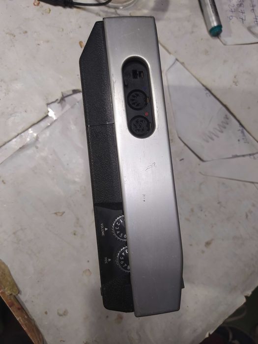 casetofon PHILIPS primul model portabil