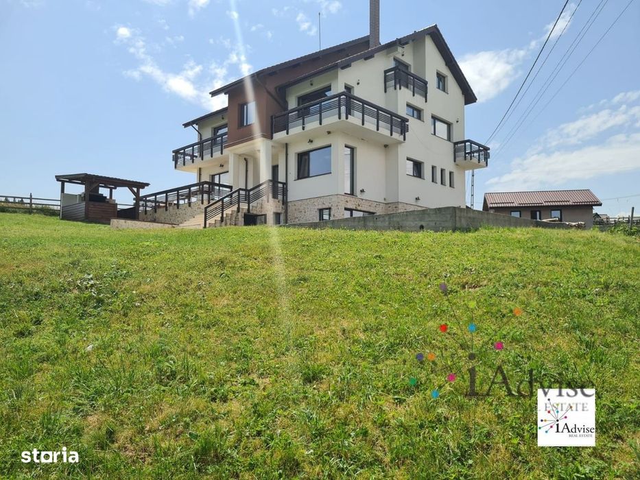 Vila Cu Panorama De Vanzare In Fundata