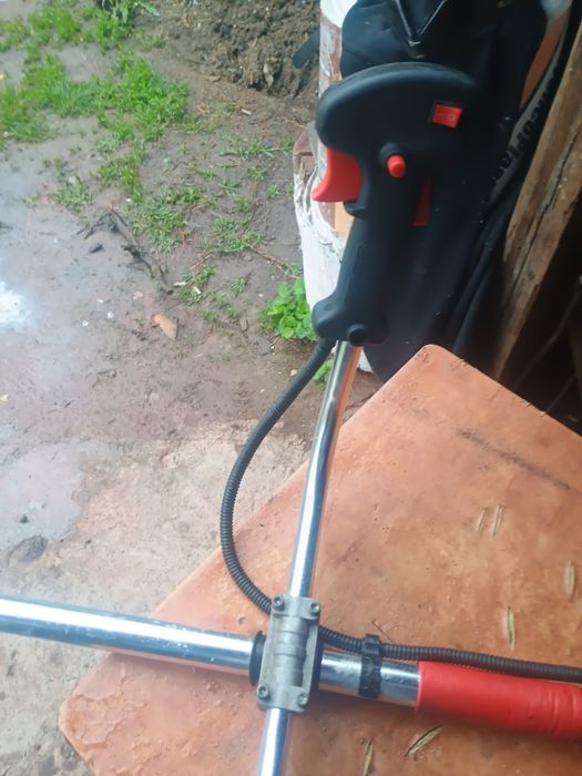 Motocoasă de umăr ruris