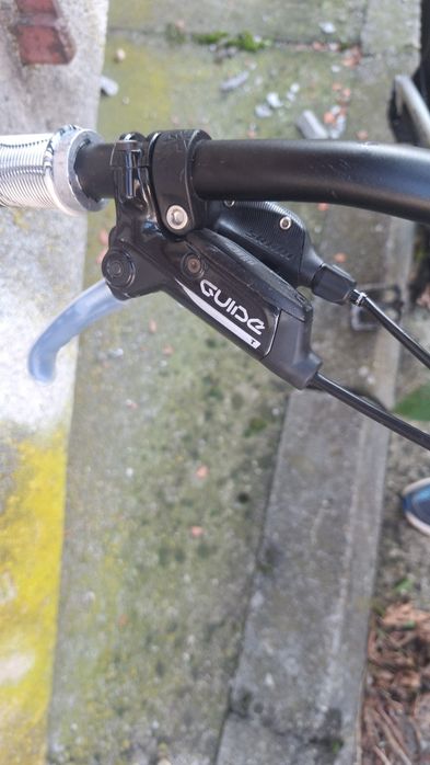 Vând frane SRAM guide t in 4 pistoane