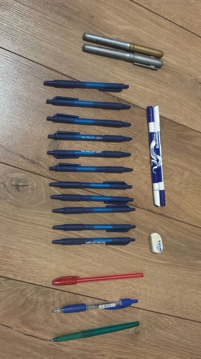 Set pixuri și markere – diverse culori + gumă bonus