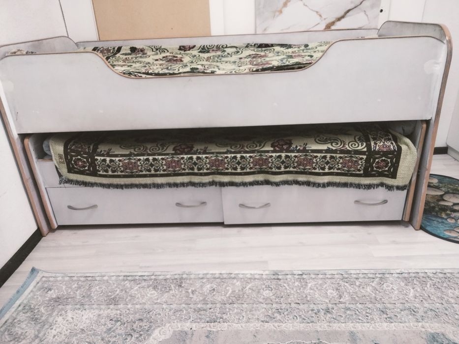 Двухъярусная кровать