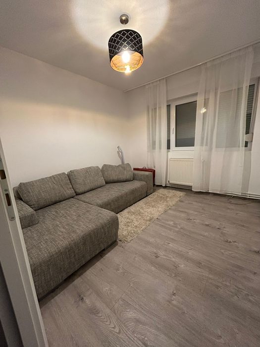 Ap 3 camere se inchireaza