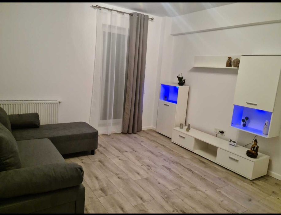 Inchiriez apartament