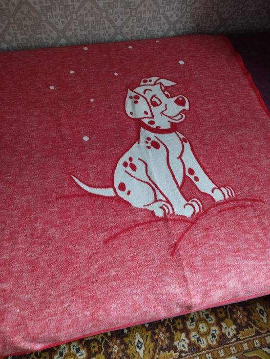 Продам пледы разные