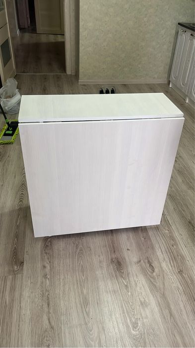 Стол бабочка. Большой. Табуретки