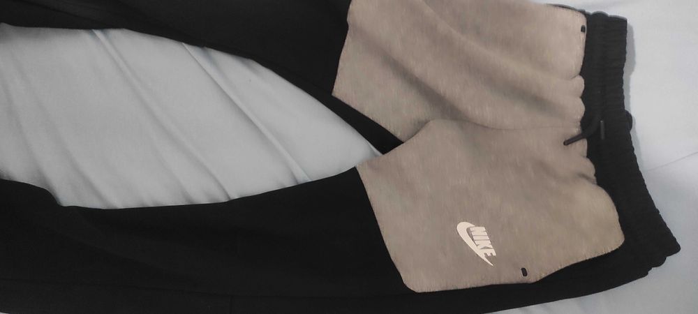 Nike tech, mărimea S