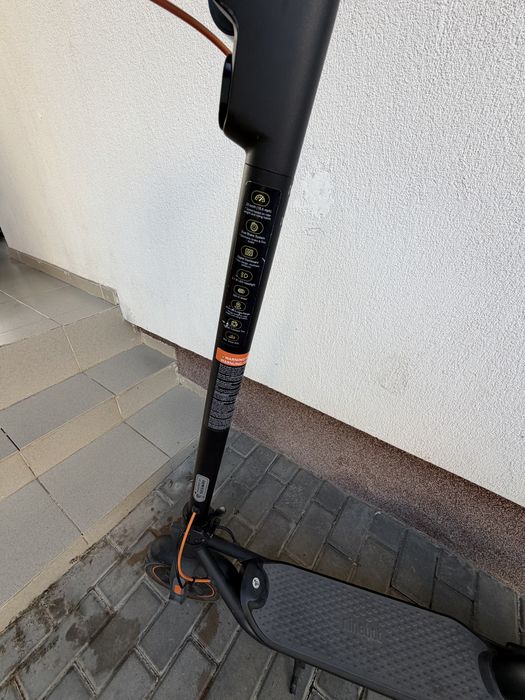 Tritineta Ninebot F40E, in stare foarte buna