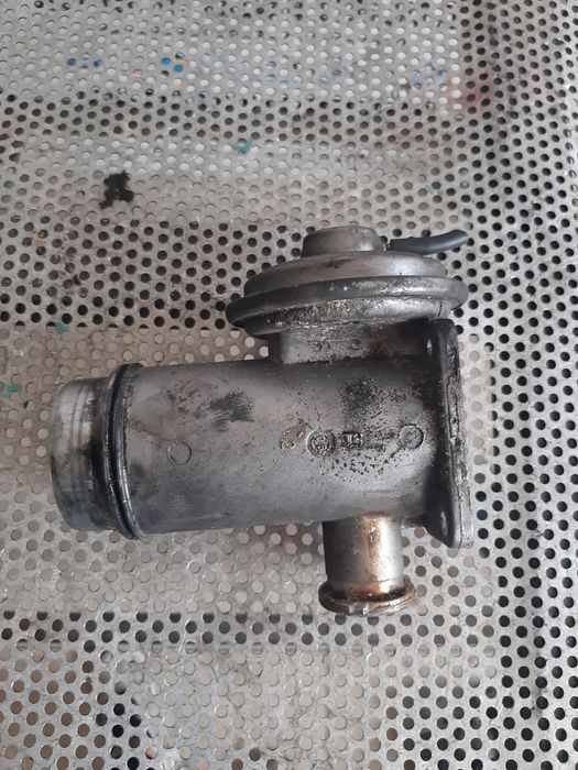 Supapa Valva Egr Bmw 2.0 Diesel M47 163 Cai E87 E88 E81 E82 E90 E91 E92 E93 E60 E61