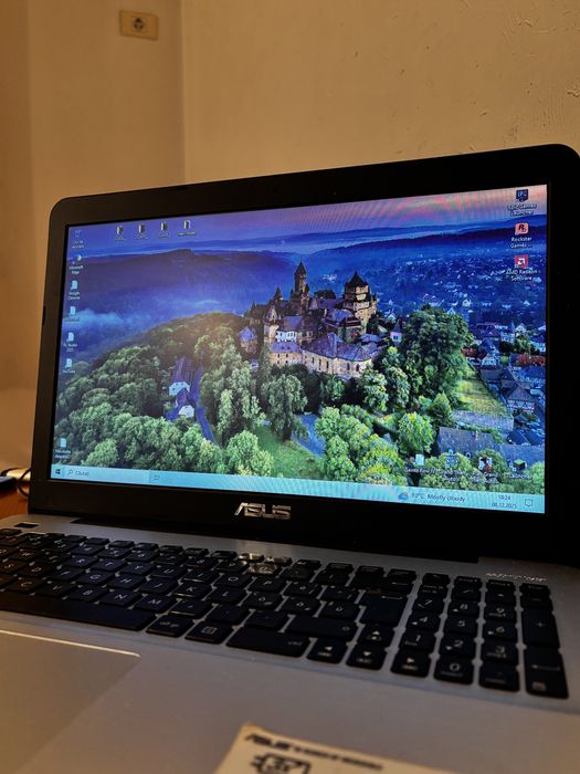 Vand urgent Leptop Asus f555D