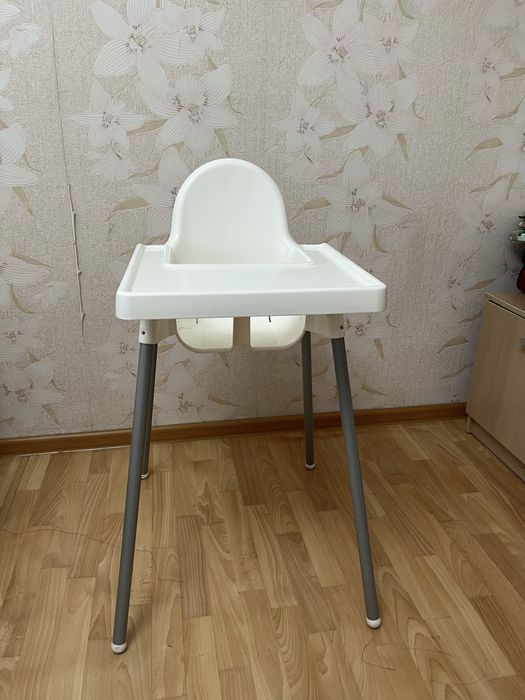 коляска, со столиком для кормления в подарок