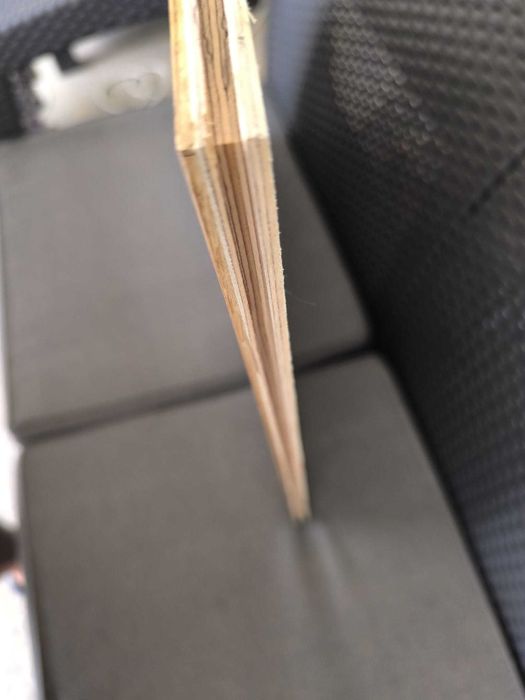 Естествен многослоен паркет дъб лакиран 60х60см нов