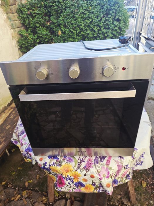 Фурна ARISTON Hotpoint