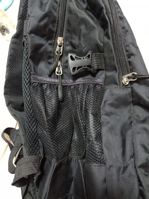 Ghiozdan negru pentru școală