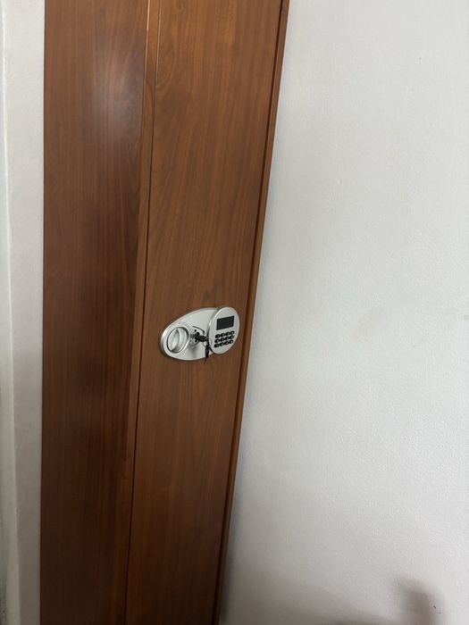 Vand rastel cu 5 compartimente aproape nou pret 1000 lei