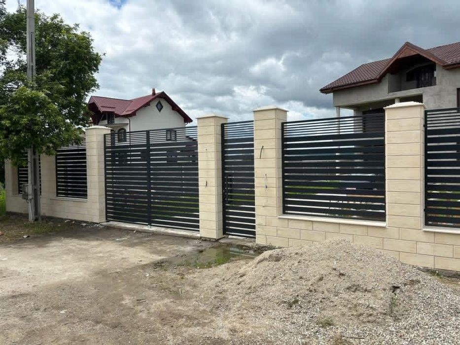 Executam porti , garduri, balustrade si scari metalice
