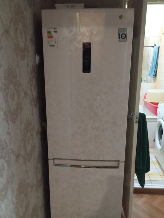 Продам холодильник