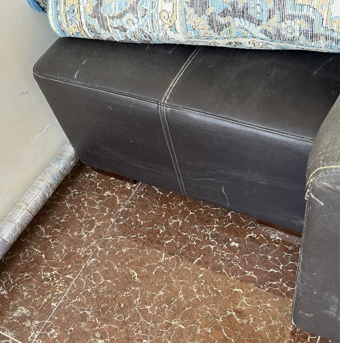 Alohidali Divan sotiladi