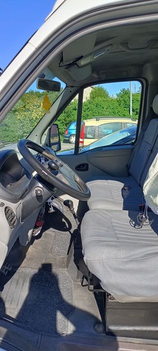 Vând furgoneta Nissan -Renault