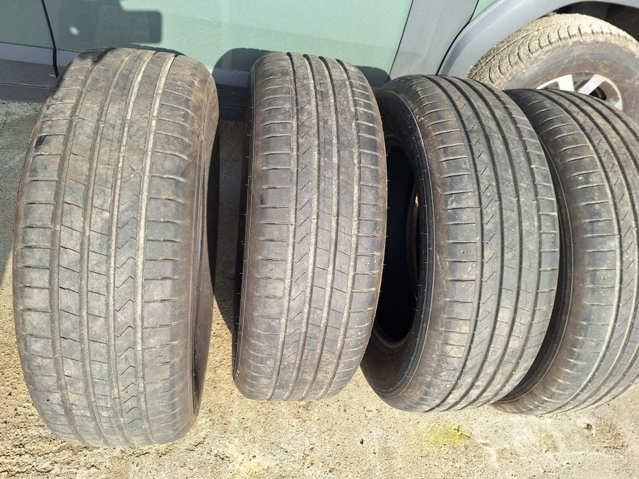 Vand 4 anvelope de vara Hankook 215/65R17