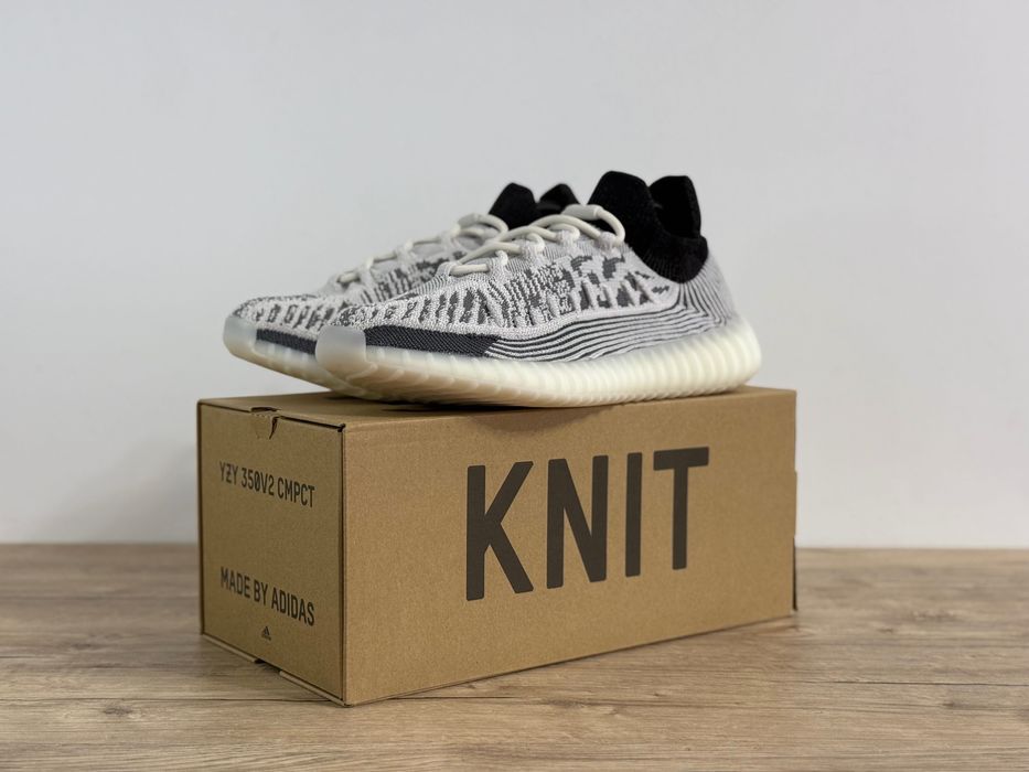 Vând Adidas yzy 350 v2 cmpct
