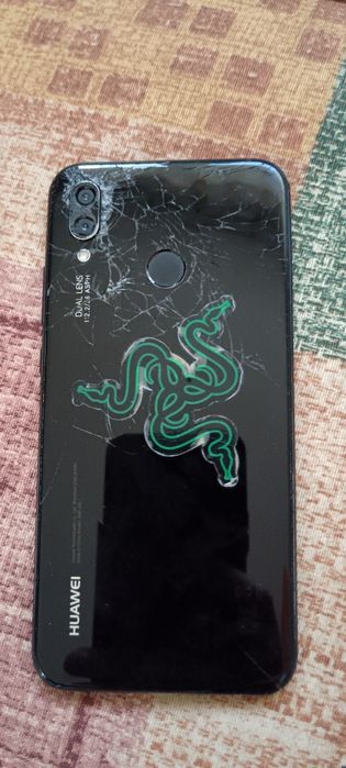 Смартфон Huawei P20 lite