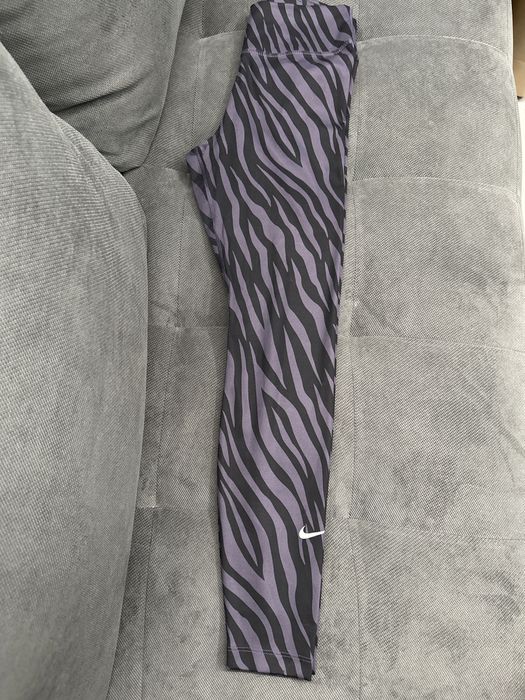 Дамски клин Nike Dri-fit