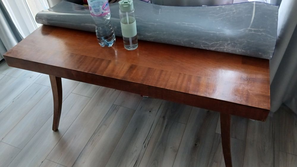 Трапезна маса, запазена