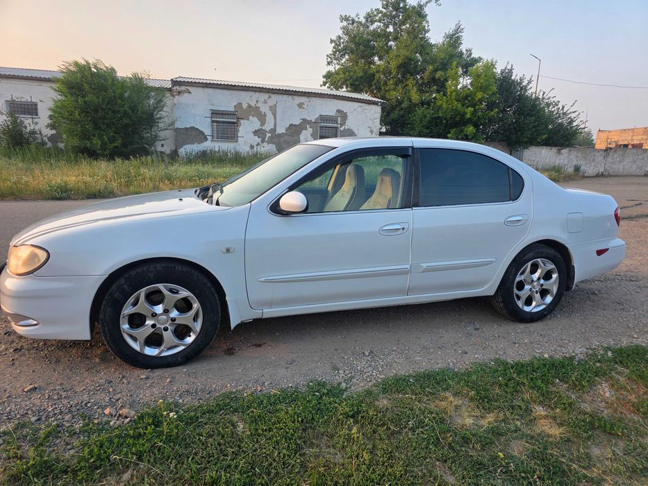 Продам автомобиль Nissan maxima
