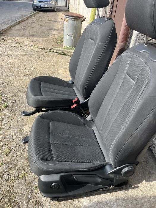 Седалки Ауди А4 2019