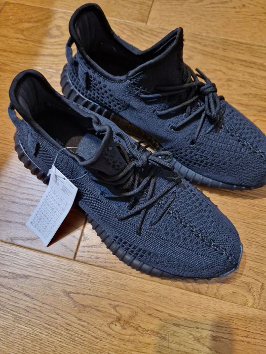 Yeezy 350 v2 Onyx 43