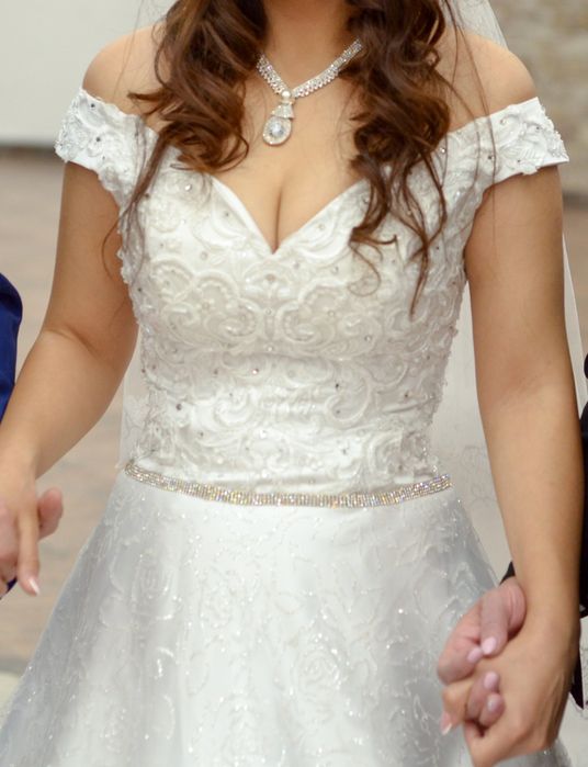 Шикарное свадебное платье