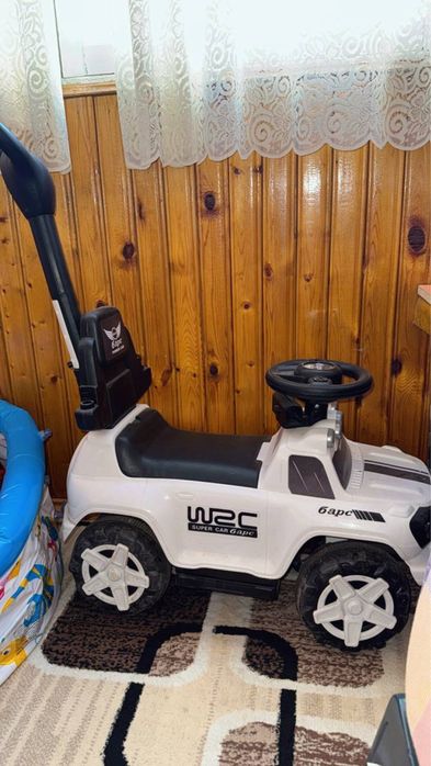 Детский бассейн с шарами