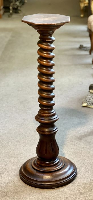 Piedestal / Coloană decorativă din lemn masiv – stil clasic