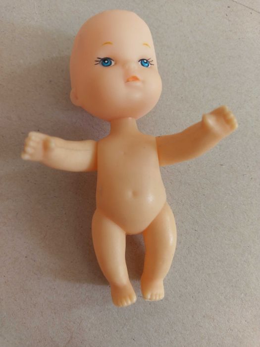 Кукла с музикалния механизъм (счупен крак)