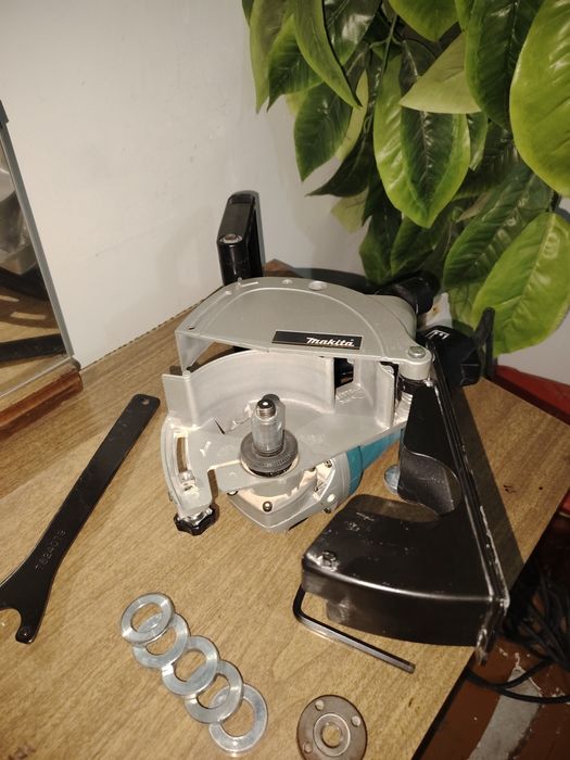 Штроборез Makita SG1250 Japan