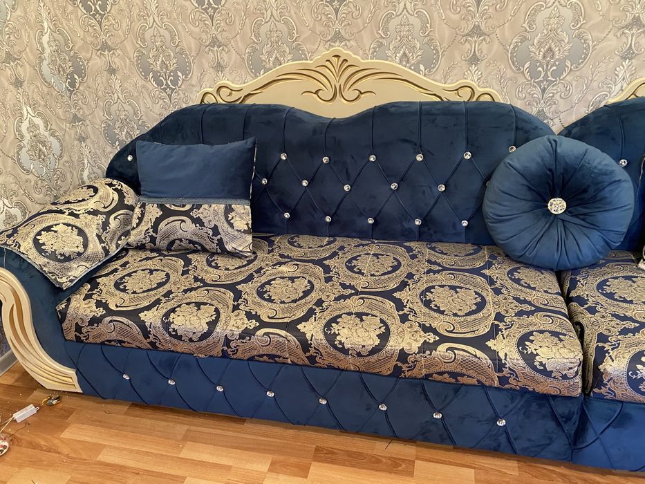 Диван авангард