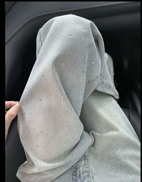 Продам джинсы со стразами