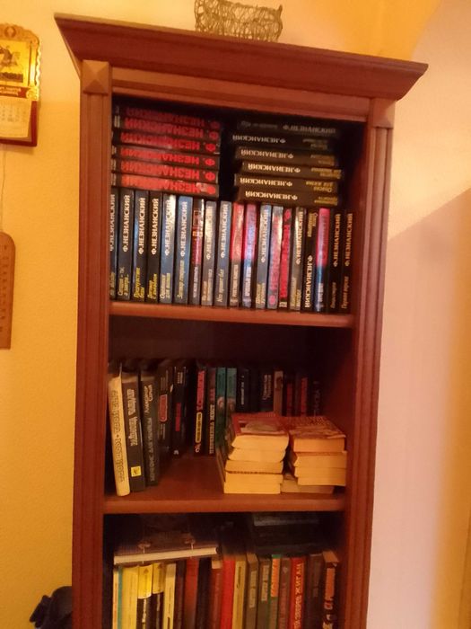 Книжные шкафы для дома