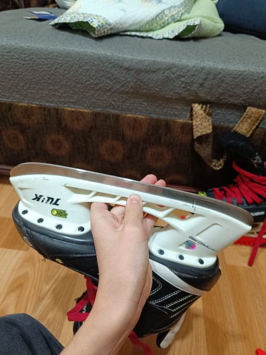 Коньки bauer почти новые
