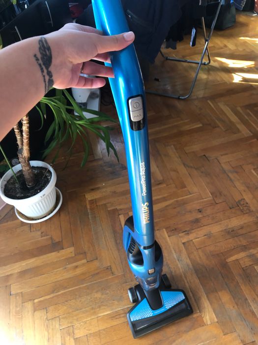Безкабелна прахосмукачка Philips