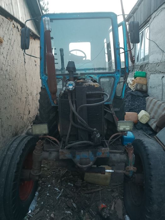 Продам Беларус на полном ходу нет капота