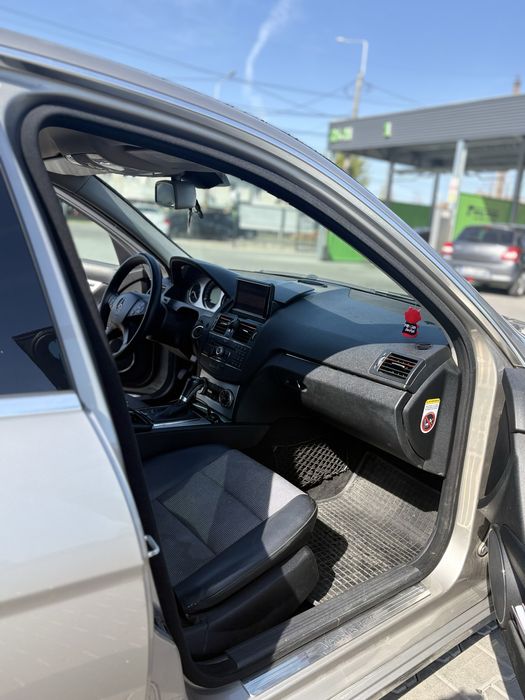 Vând Mercedes  - Benz c220! 4200 negociabil