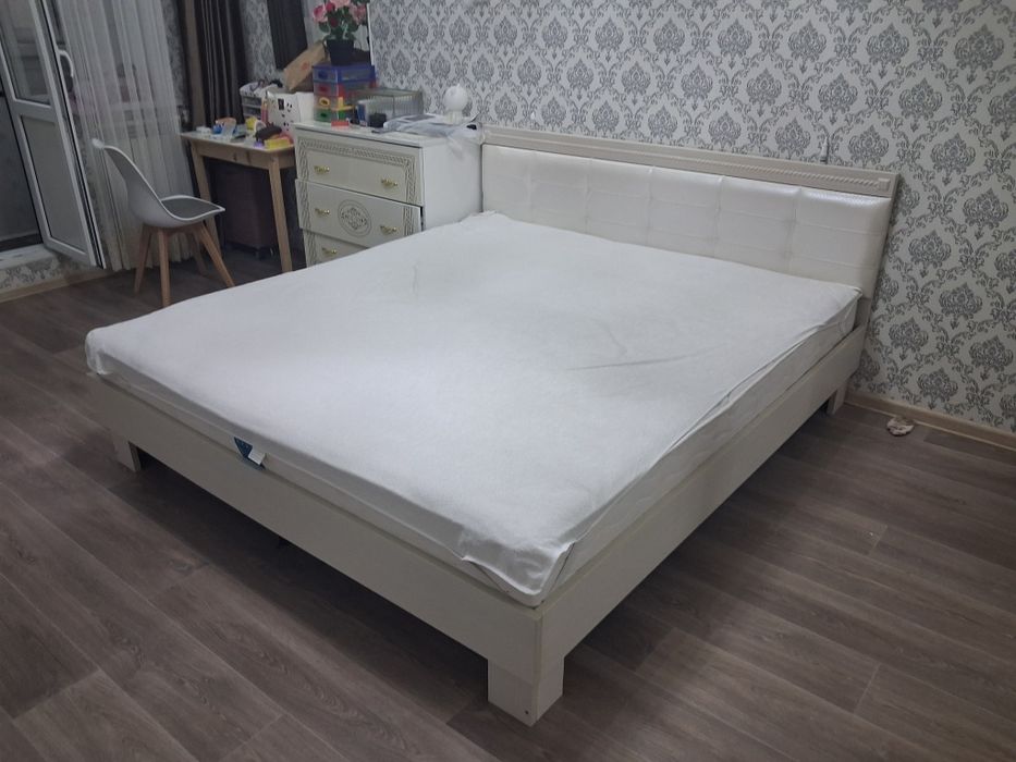 Продам спальни гарнитур