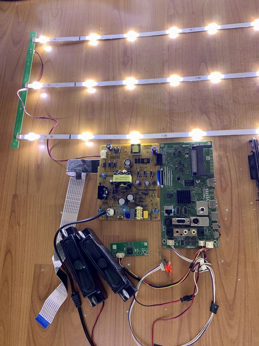 Vestel placă bază 17MB211S sursă 17IPS12 TV smart ansamblu complet