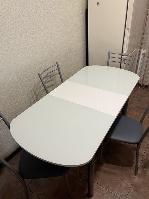 Продам стол со стульями