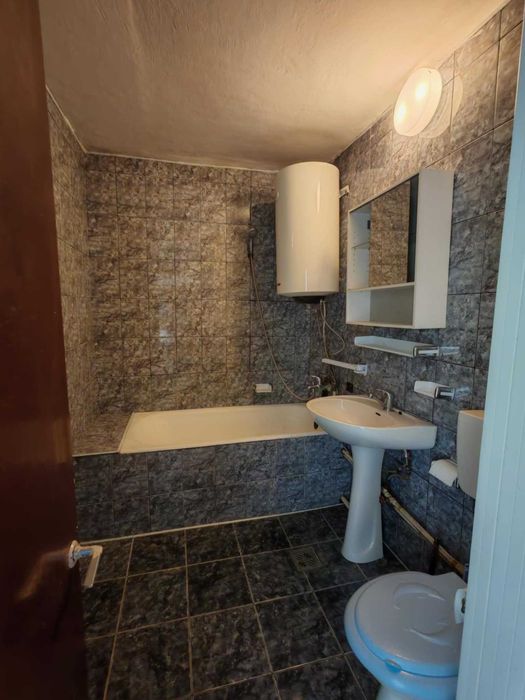 Vand apartament cu 2 camere