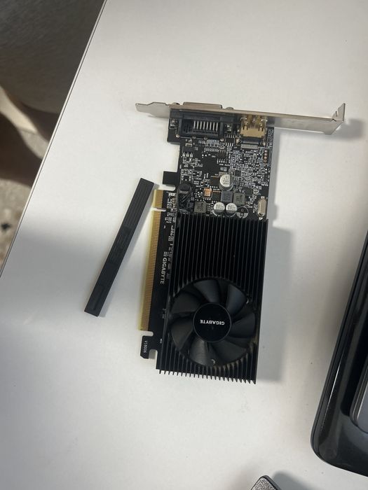 Placa video Nvidia gt 1030 Gigabyte 2gb Vram