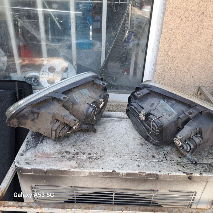 Оригинални фарове VwGolf 4 Hella/Valeo ляв.десен