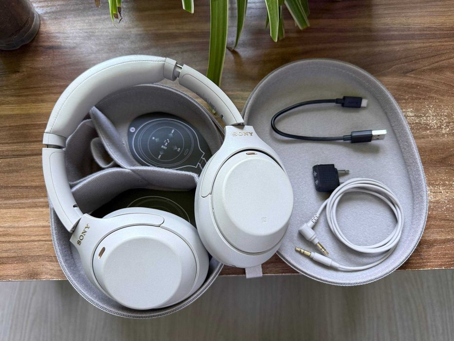 Наушники Sony WH1000 XM4